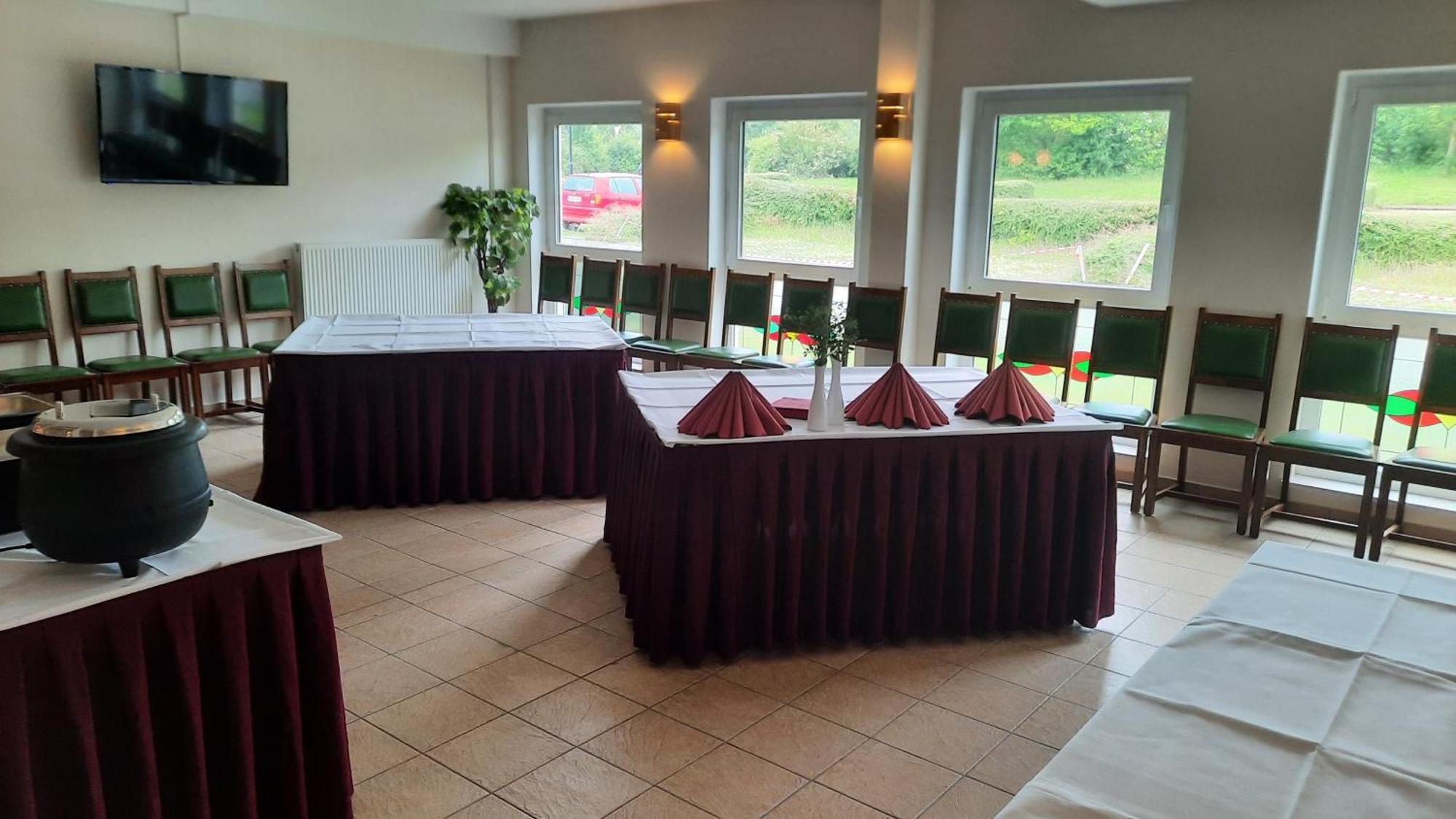 Euroville Jugend- Und Sporthotel เนาม์บวร์ก ภายนอก รูปภาพ