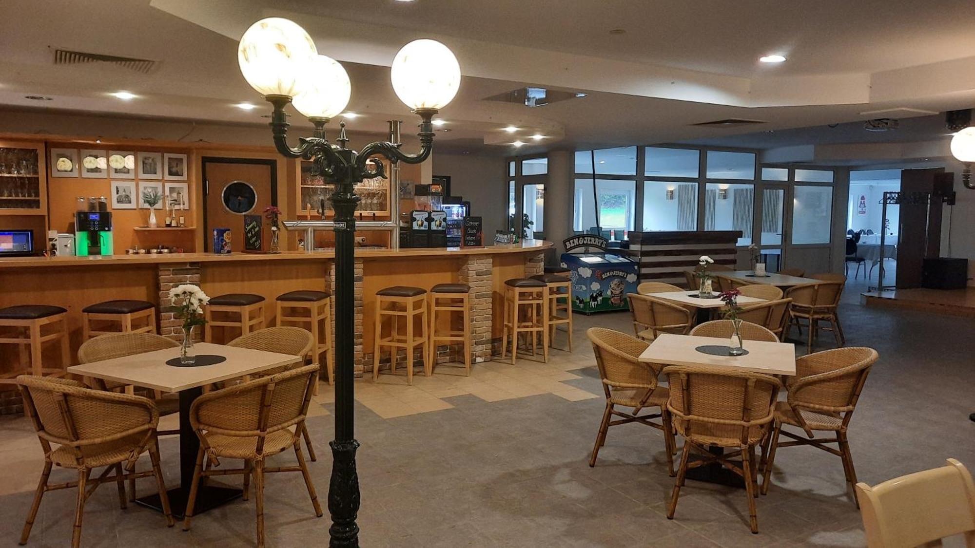 Euroville Jugend- Und Sporthotel เนาม์บวร์ก ภายนอก รูปภาพ