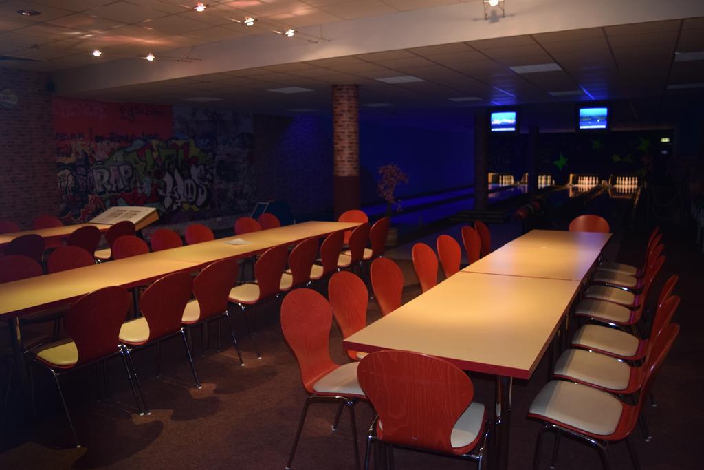 Euroville Jugend- Und Sporthotel เนาม์บวร์ก ภายนอก รูปภาพ