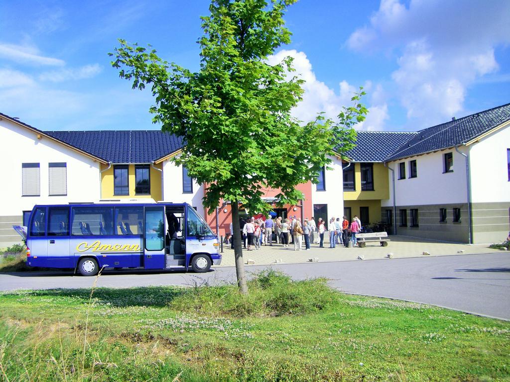 Euroville Jugend- Und Sporthotel เนาม์บวร์ก ภายนอก รูปภาพ
