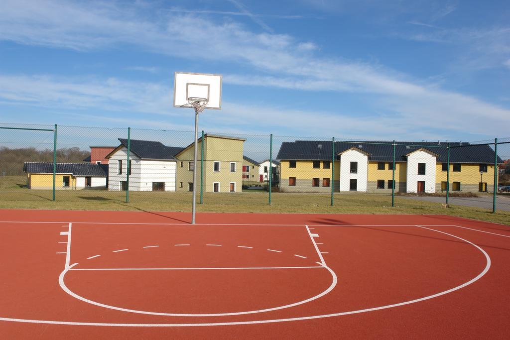 Euroville Jugend- Und Sporthotel เนาม์บวร์ก ภายนอก รูปภาพ