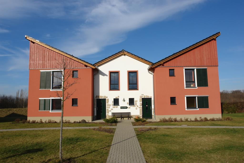 Euroville Jugend- Und Sporthotel เนาม์บวร์ก ภายนอก รูปภาพ