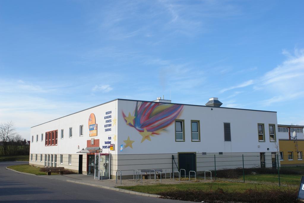 Euroville Jugend- Und Sporthotel เนาม์บวร์ก ภายนอก รูปภาพ