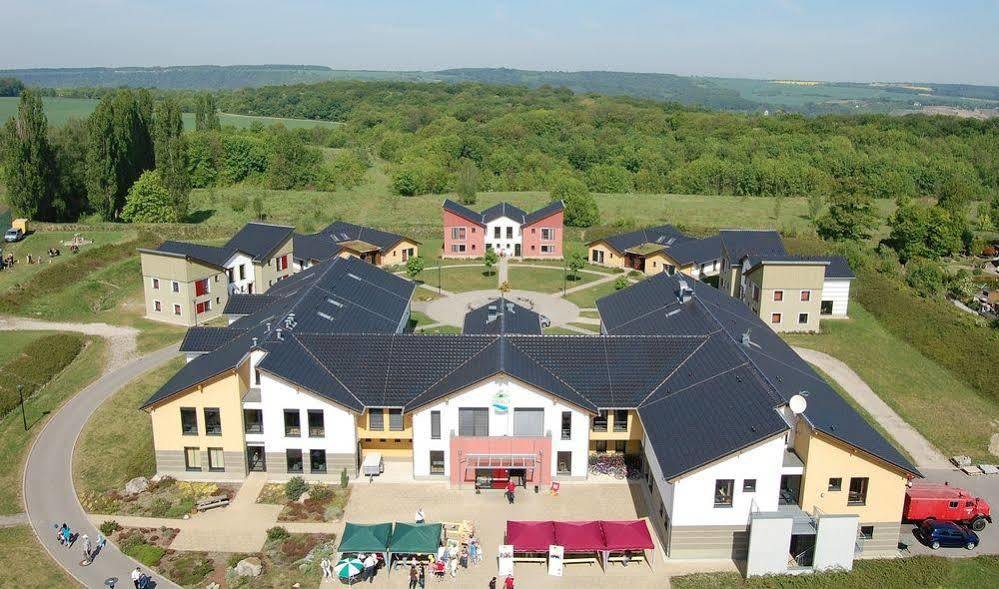 Euroville Jugend- Und Sporthotel เนาม์บวร์ก ภายนอก รูปภาพ