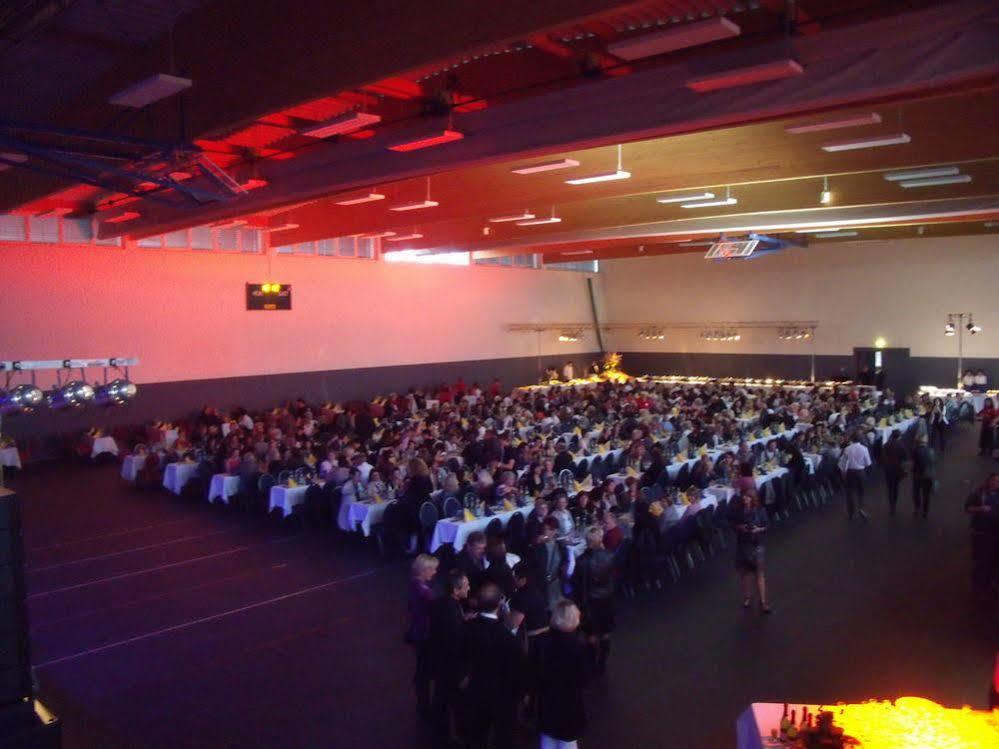 Euroville Jugend- Und Sporthotel เนาม์บวร์ก ภายนอก รูปภาพ