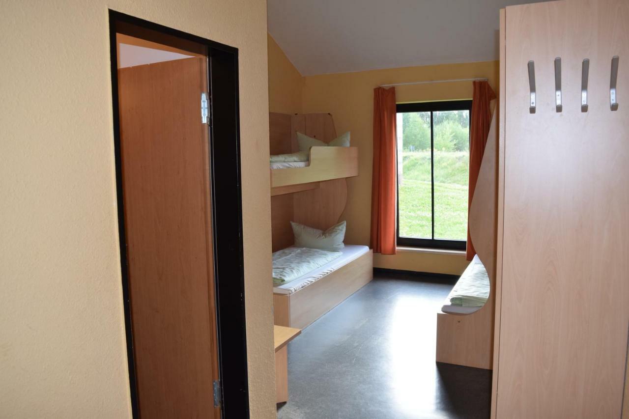Euroville Jugend- Und Sporthotel เนาม์บวร์ก ภายนอก รูปภาพ